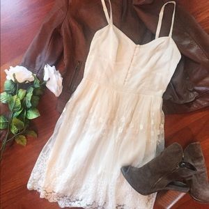 American Eagle Outfitters white lace dress